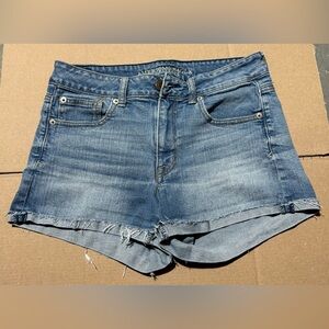 American Eagle Outfitters Size 8 Stretch Cuffed Hem Blue Jean Shorts ￼